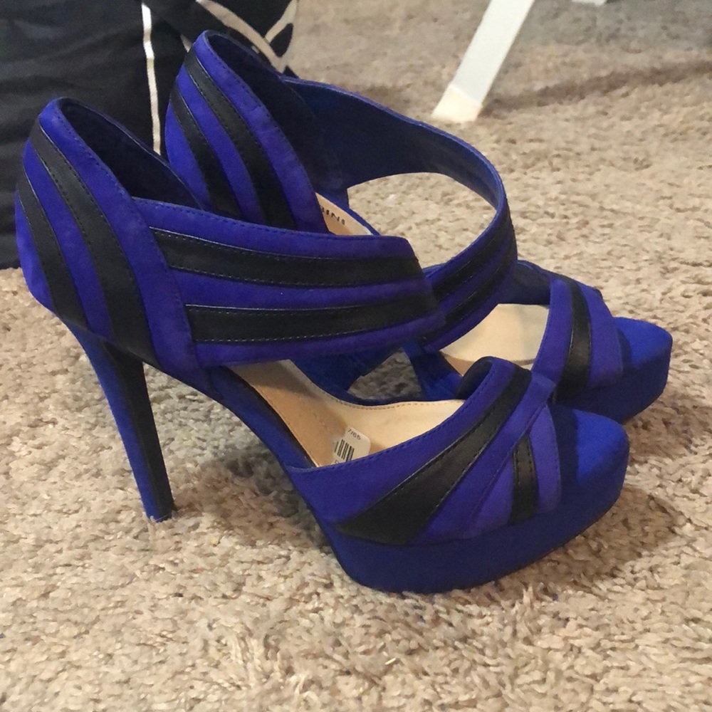 Heels - Picture 2 of 2